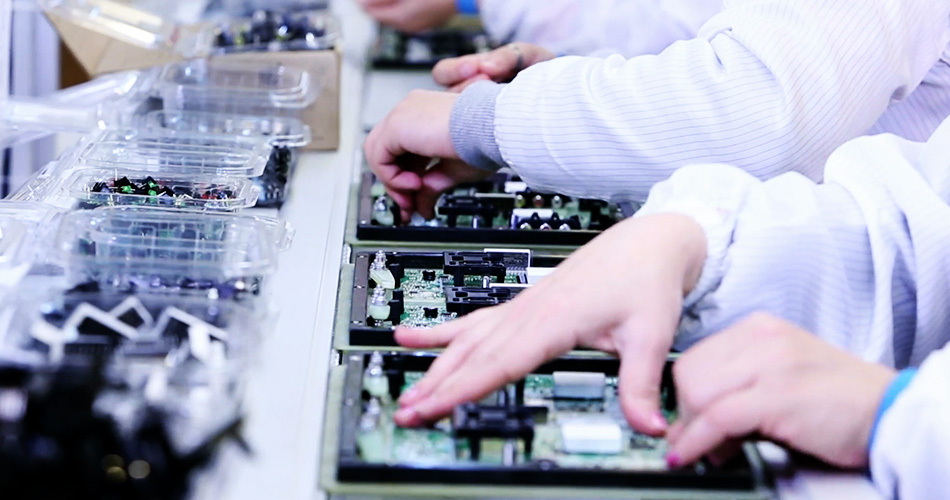 पीसीबीए कारखानों के नवीन समाधानों के माध्यम से परियोजना जोखिमों को कैसे कम करें?