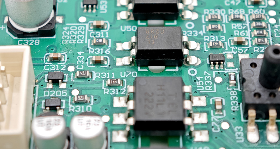 पीसीबीए कारखानों का इन्वेंट्री प्रबंधन वितरण चक्र को कैसे प्रभावित करता है?