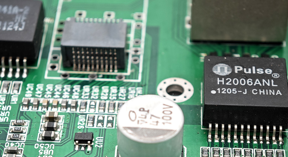 वैश्विक पीसीबीए कारखानों के बीच प्रौद्योगिकी और सेवाओं में अंतर की खोज करना