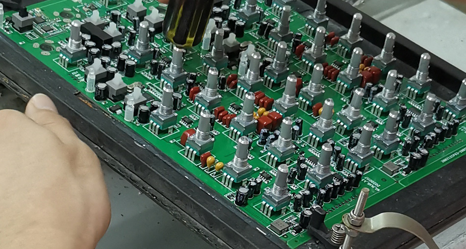 आपूर्ति श्रृंखला को अनुकूलित करके पीसीबीए कारखानों की उत्पादन लागत कैसे कम करें?