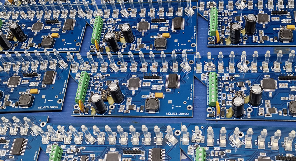 पीसीबीए कारखानों का घटक खरीद प्रबंधन डिलीवरी समय को कैसे प्रभावित करता है?