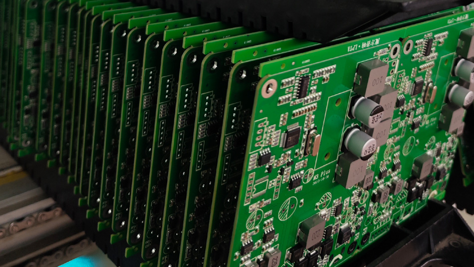 पीसीबीए कारखानों की पूर्ण-प्रक्रिया गुणवत्ता निगरानी प्रणाली को समझना