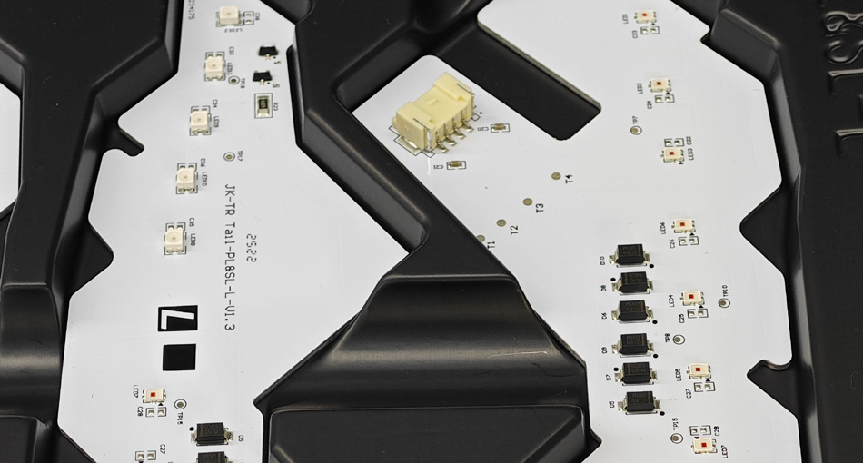 पीसीबीए कारखानों के लिए लागत नियंत्रण और दीर्घकालिक साझेदारी रणनीतियों पर चर्चा