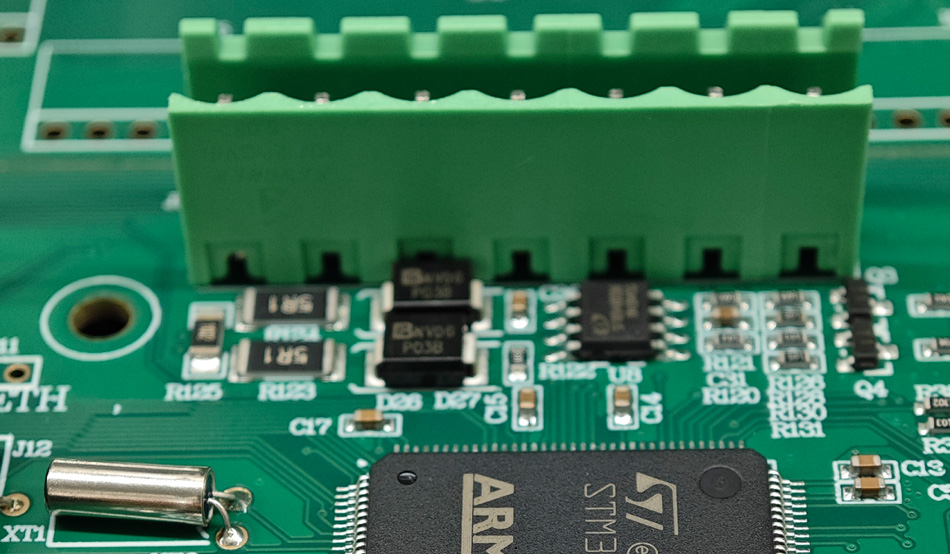 पीसीबीए कारखाने स्वचालन के माध्यम से उत्पादन लागत कैसे कम कर सकते हैं?