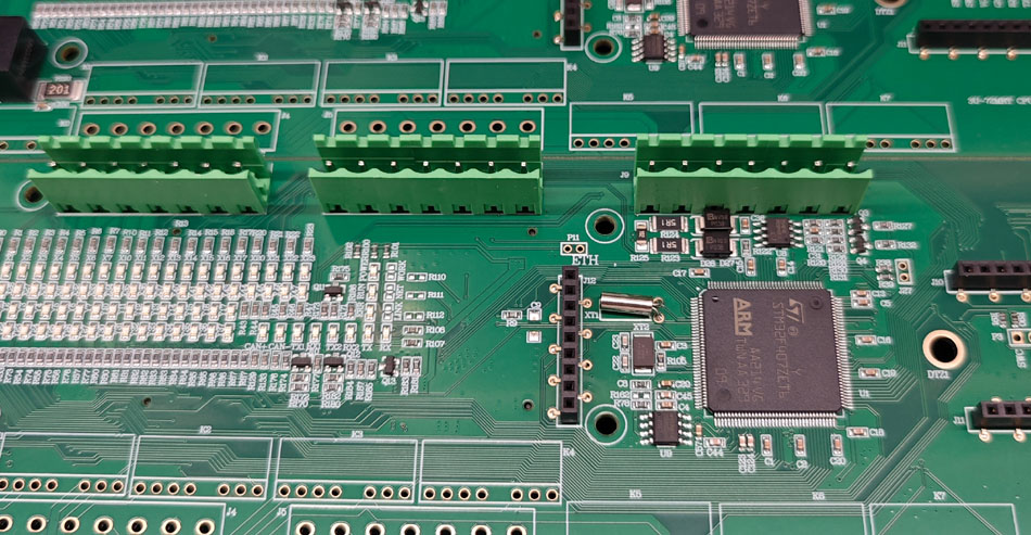 PCBA फ़ैक्टरियाँ भीड़-भाड़ वाले ऑर्डरों की चुनौतियों का सामना कैसे कर सकती हैं?